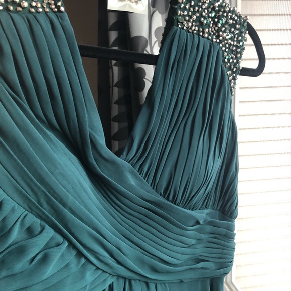 Emerald green chiffon dress with beading - Picture 2 of 6